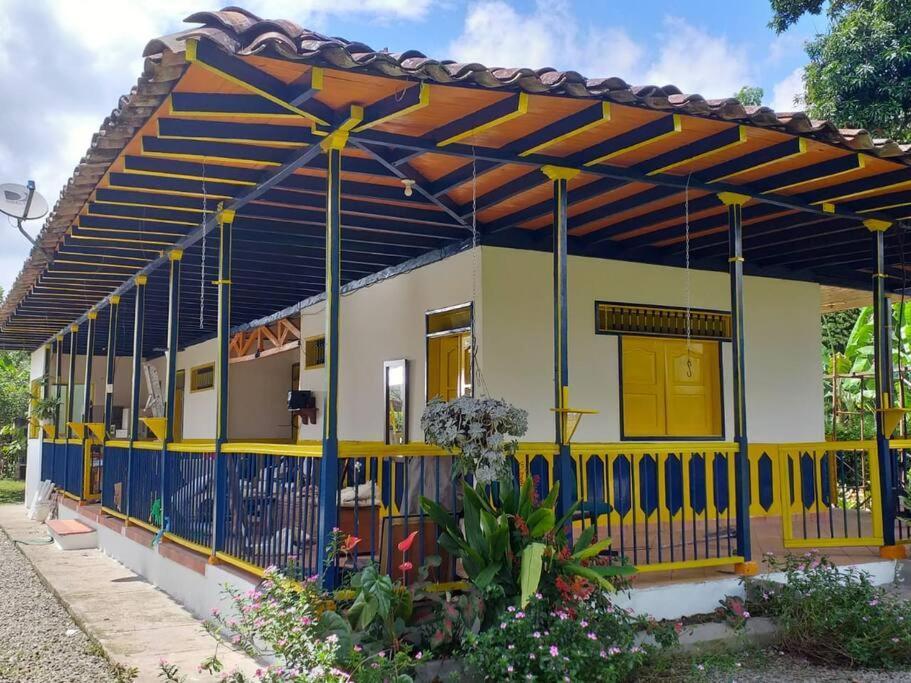 Casa Finca Villa Luz A 800 Mts Del Parque Del Cafe Montenegro Exteriör bild
