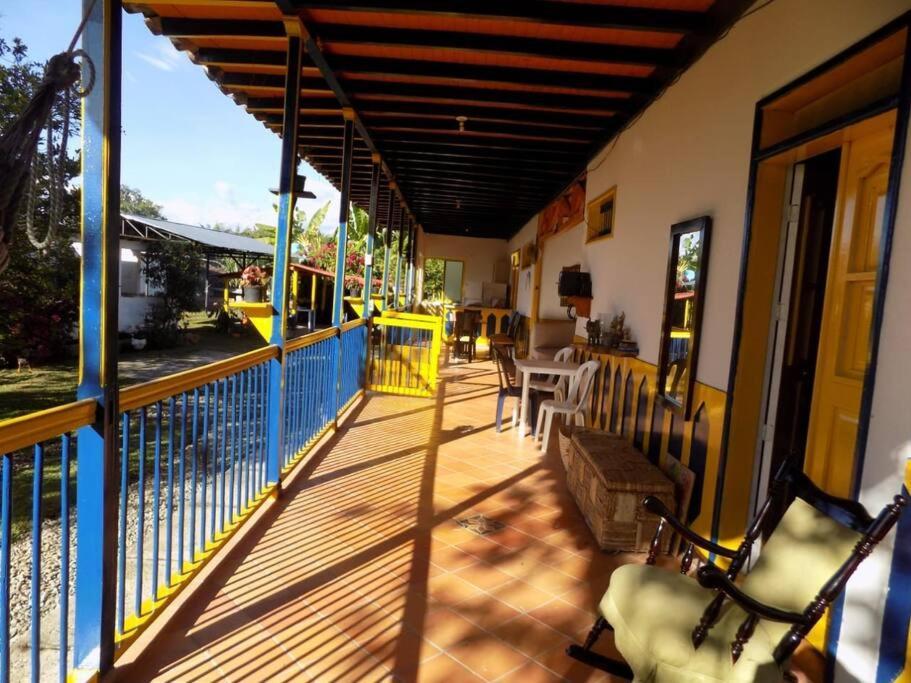 Casa Finca Villa Luz A 800 Mts Del Parque Del Cafe Montenegro Exteriör bild