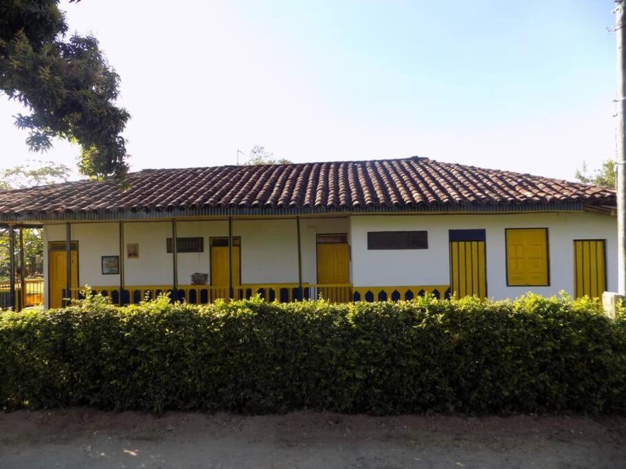 Casa Finca Villa Luz A 800 Mts Del Parque Del Cafe Montenegro Exteriör bild