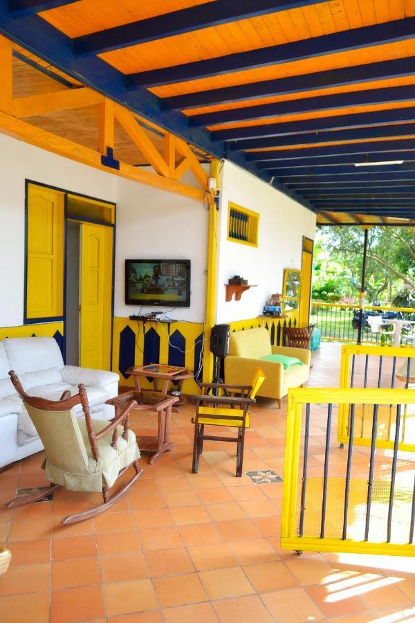 Casa Finca Villa Luz A 800 Mts Del Parque Del Cafe Montenegro Exteriör bild
