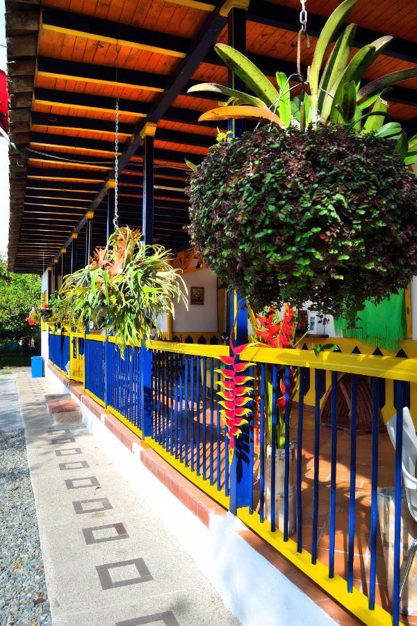 Casa Finca Villa Luz A 800 Mts Del Parque Del Cafe Montenegro Exteriör bild